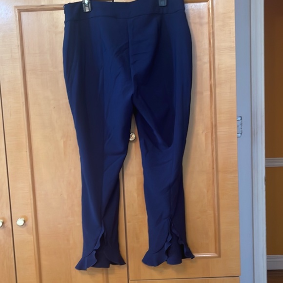 NWOT Size 14 International Concepts Navy Blue 88% polyester w/ ruffles on back☘️ - Picture 2 of 9